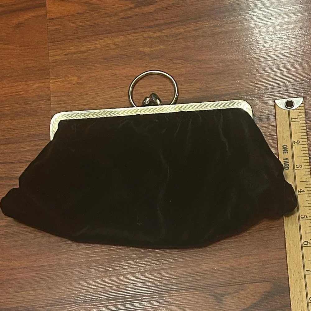 VTG Black Velvet Kiss-Lock Ring-Handle Evening Clutch
